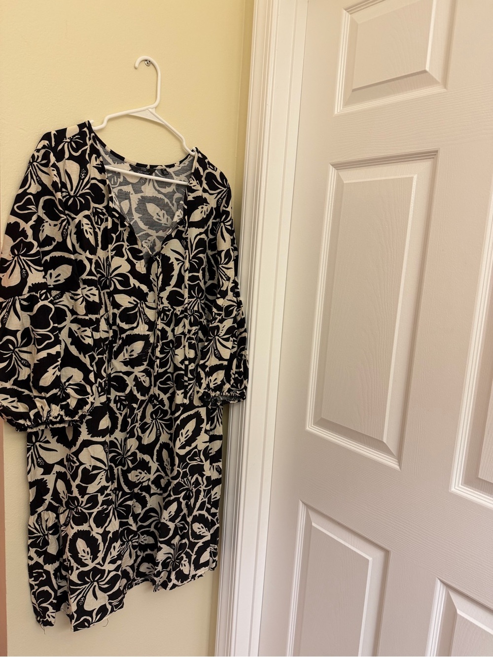 Mlle Gabrielle Black & White Floral V-Neck Mini Dress